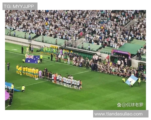 激情四溢的足球热场面展现了球迷的狂热与球队的拼搏精神