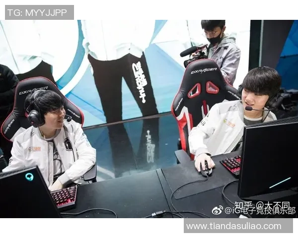 英雄联盟深度解析：揭开IG战队团队协作的秘密与成功之道